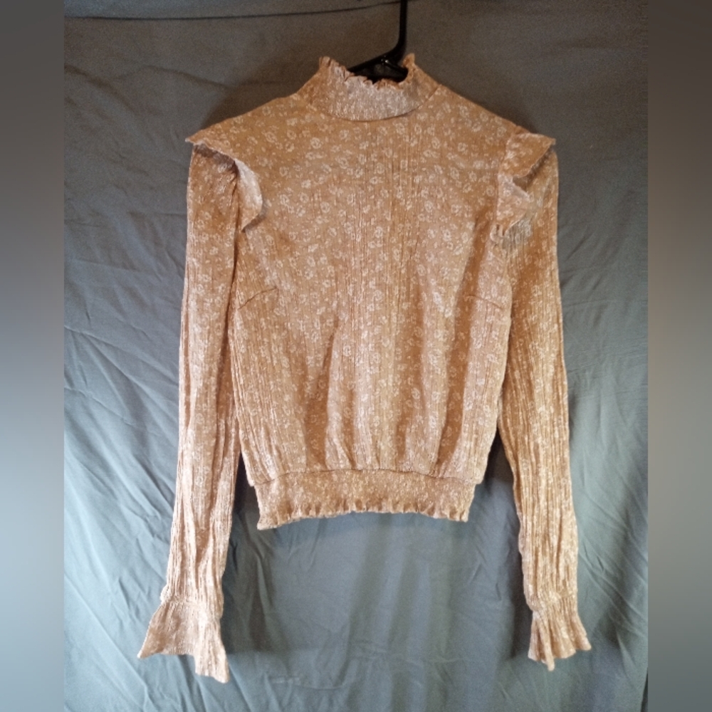 E&M Paisley Floral Ruffle Long Sleeve Crop Top